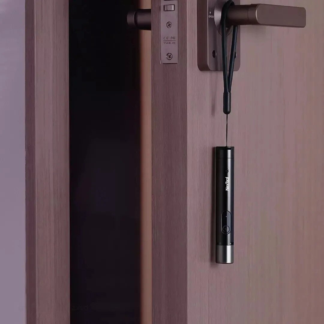 FlashShield - La lampe de défense ultime - La sécurité au bout des doigts - Madeluxe